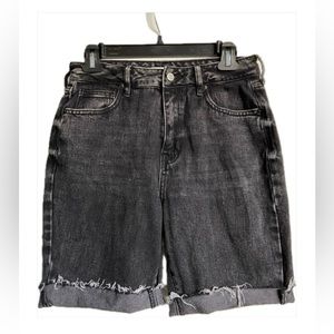 Pacsun mom jean size 27.